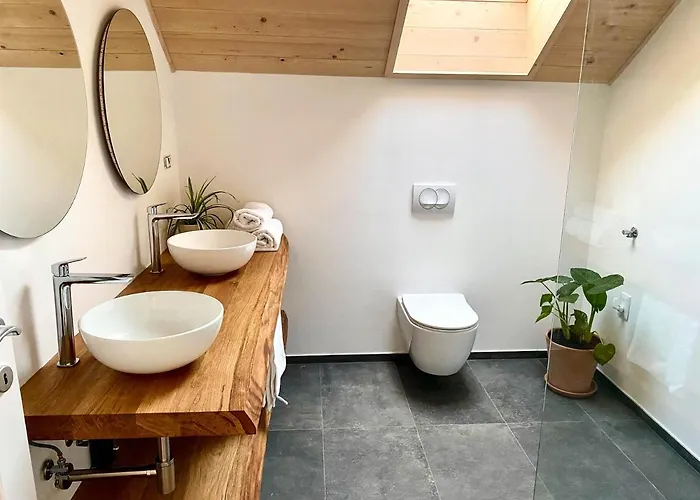 Hisa Pri Jezeru Dobrovnik