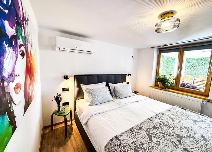 Hisa Pri Jezeru شقة